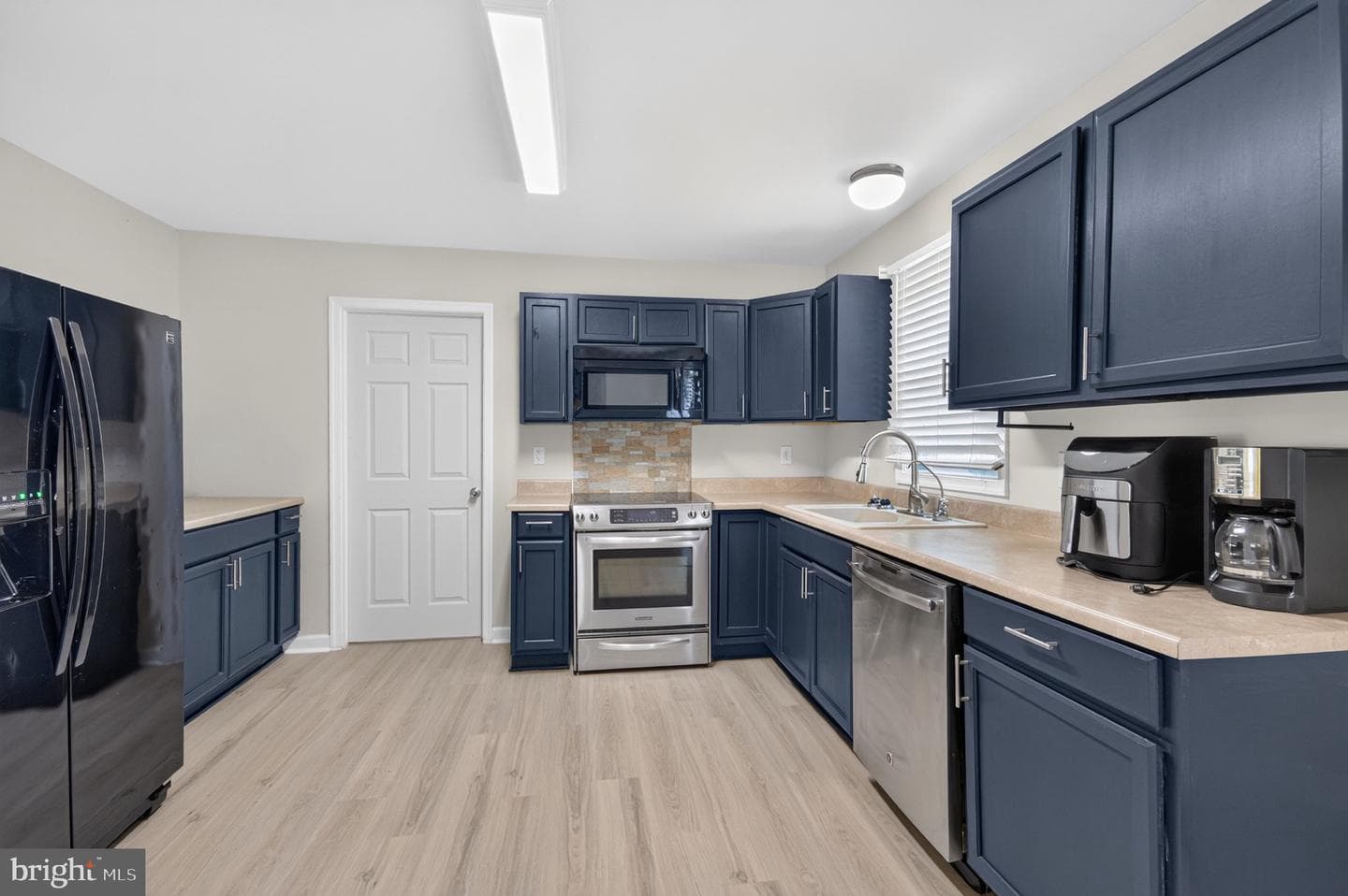 1501 Laurel Drive photo 5