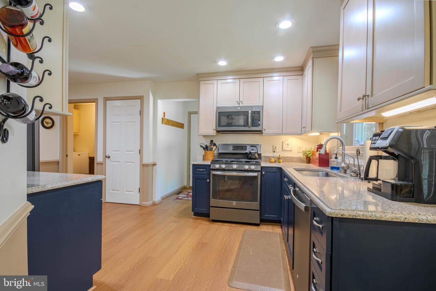 7301 Topaz Court photo 13
