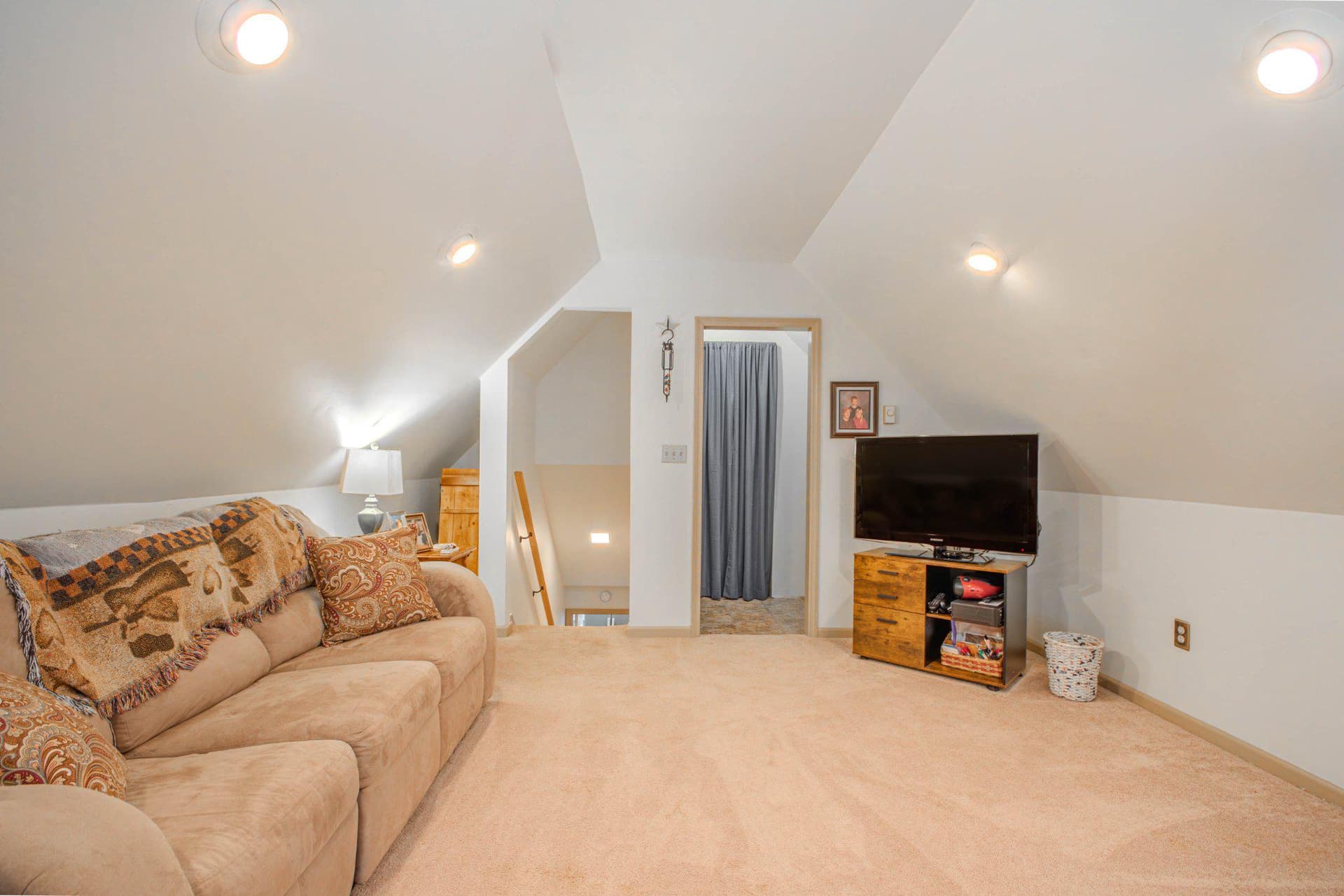 7301 Topaz Court photo 32