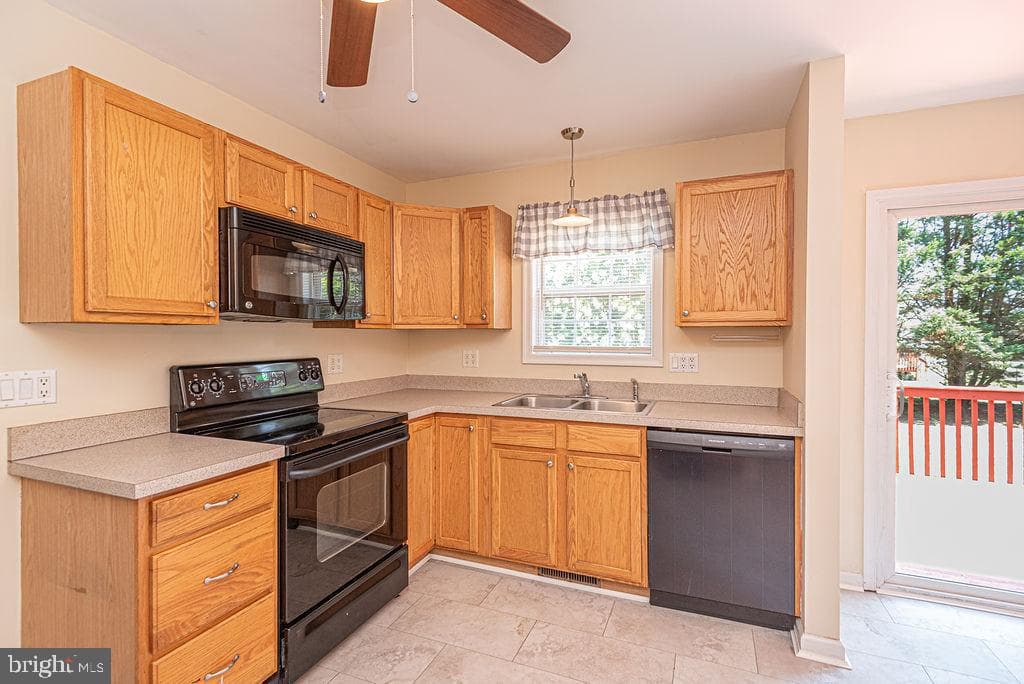 34780 Main Street photo 15