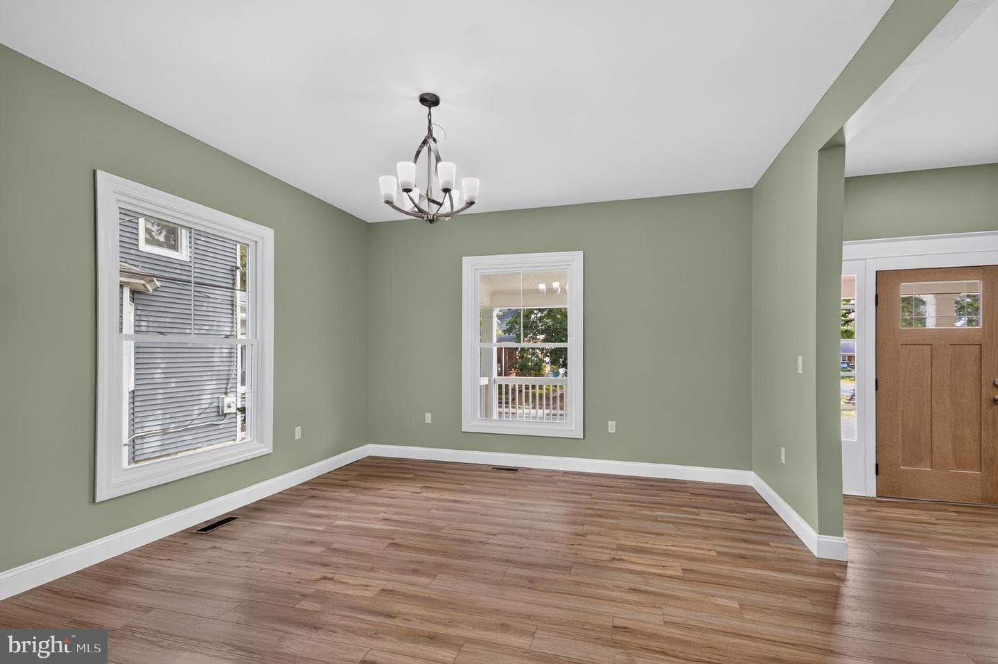 401 E Pine Street photo 11