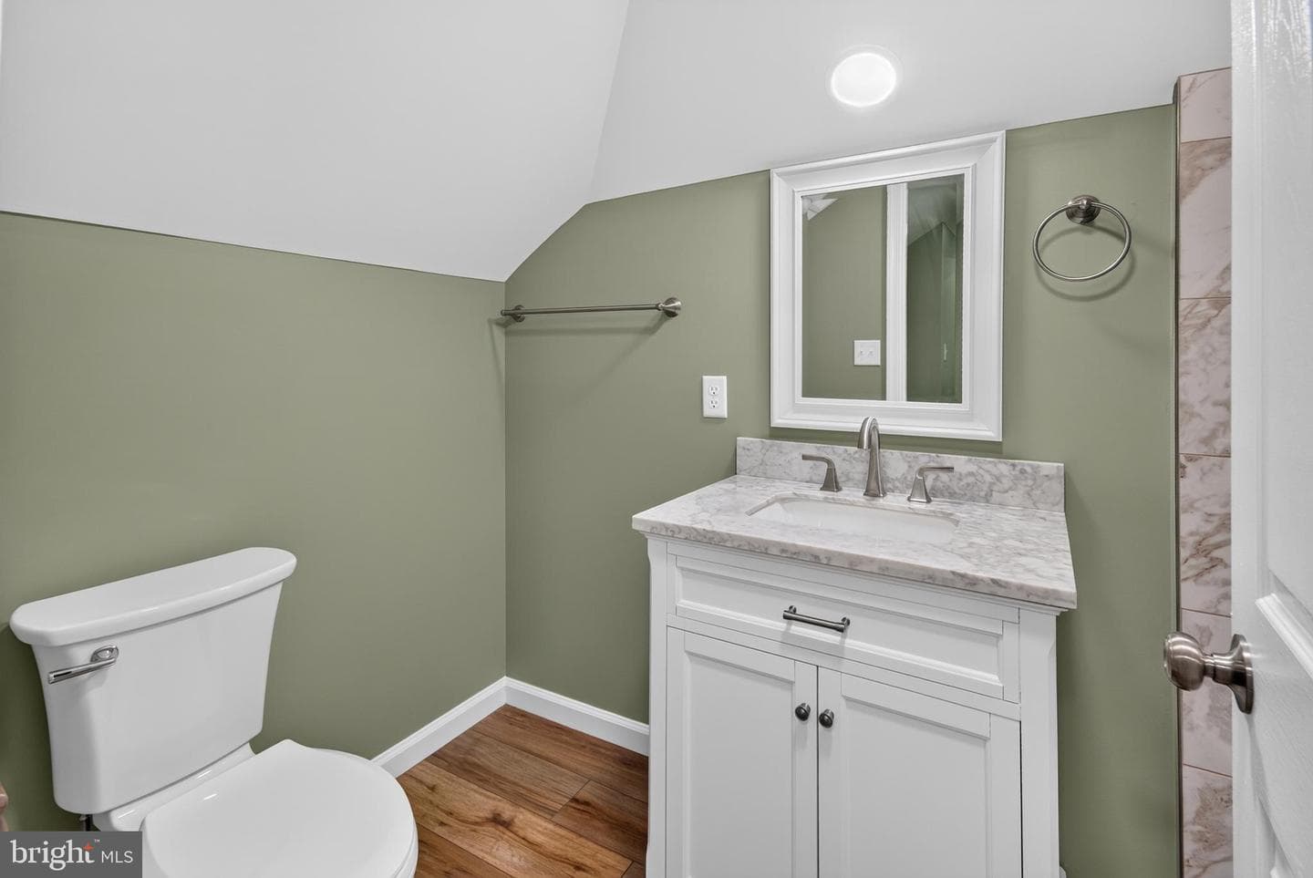 401 E Pine Street photo 29