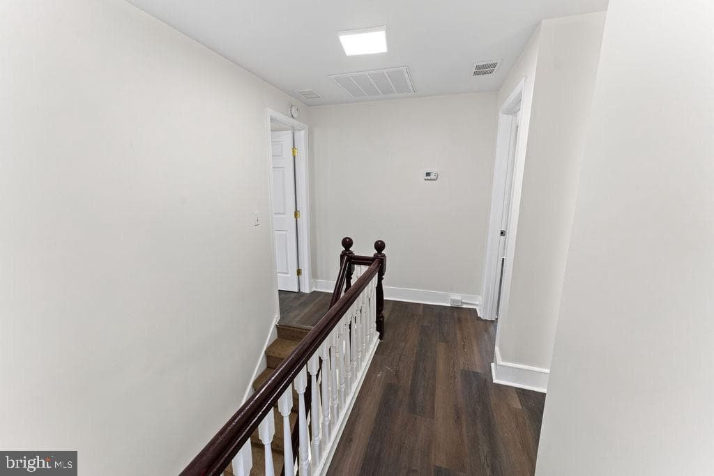 307 Newton Street photo 16
