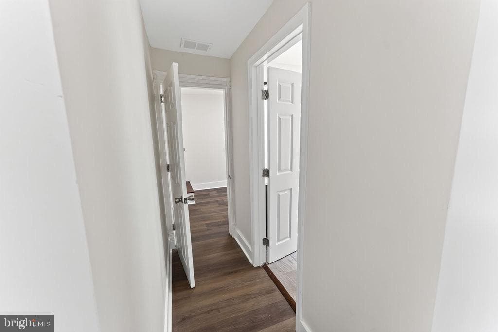 307 Newton Street photo 17