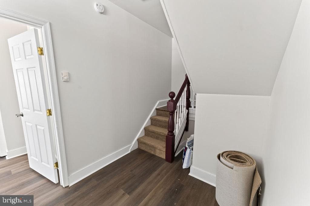 307 Newton Street photo 4