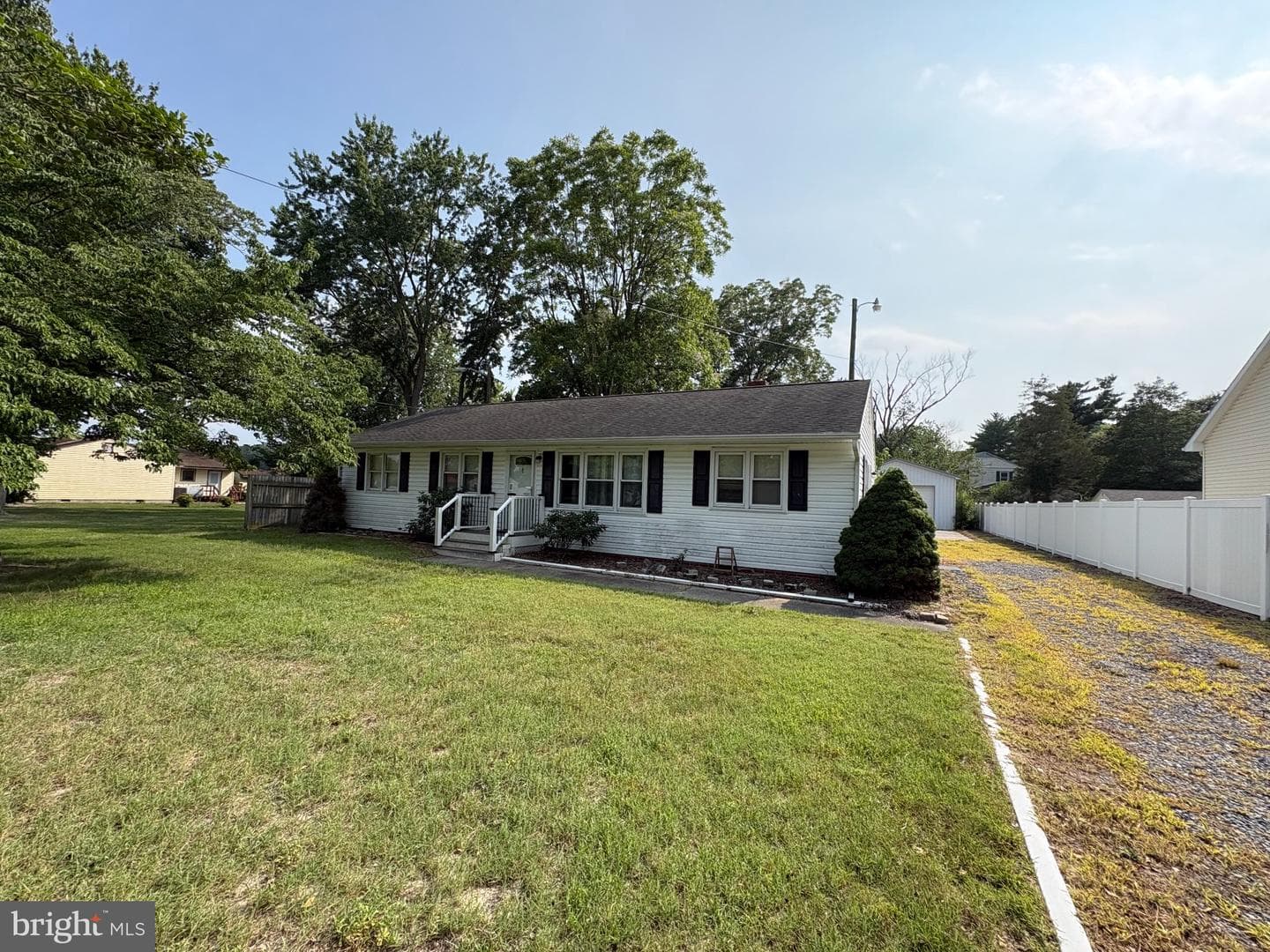 318 Dykes Road photo 2