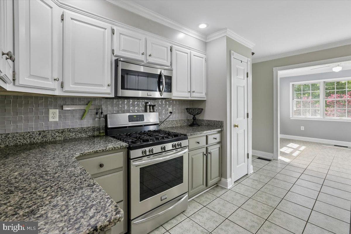 26687 Passerdyke Court photo 11