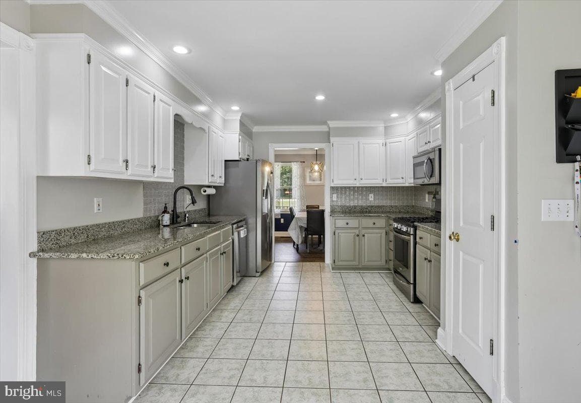 26687 Passerdyke Court photo 13