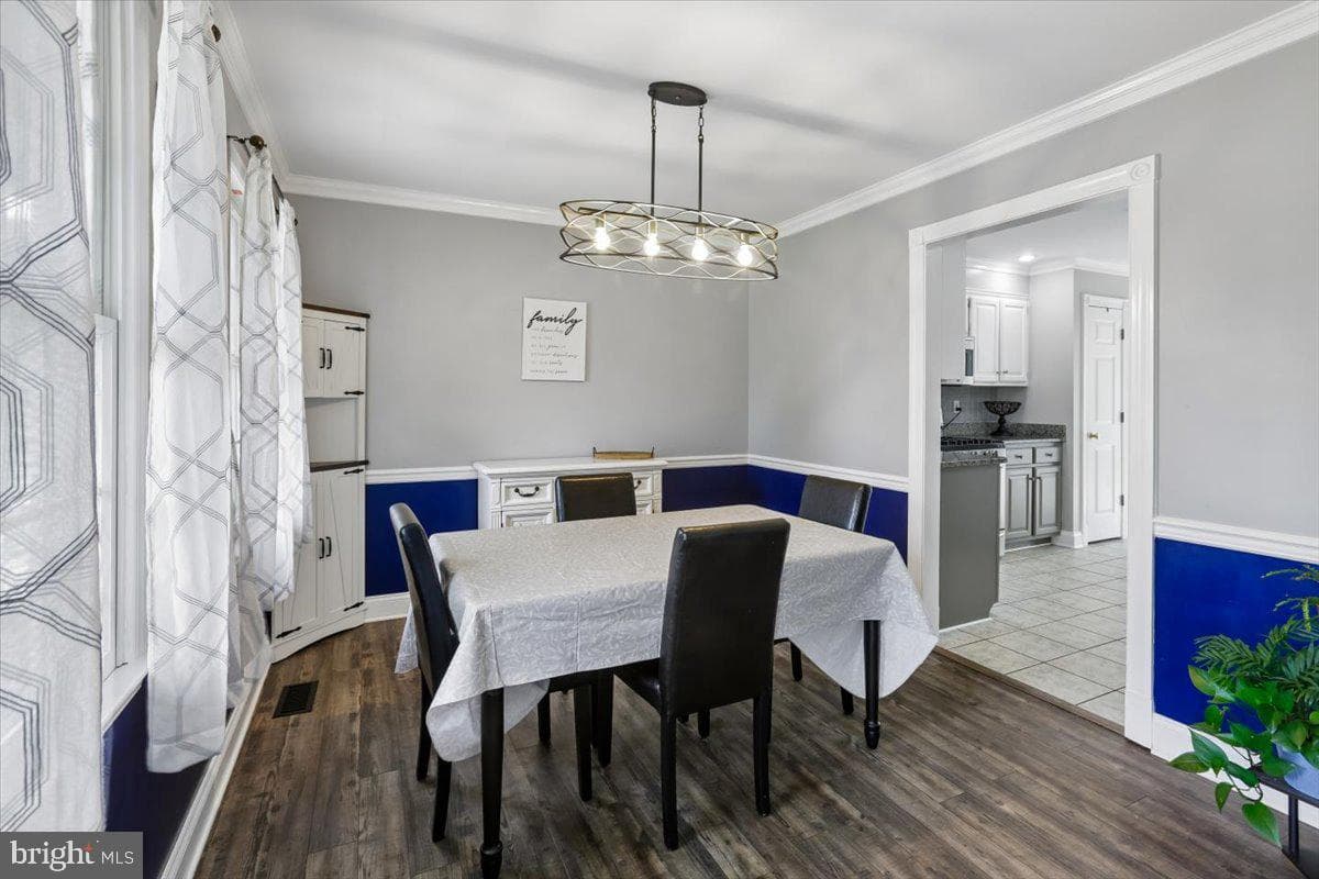 26687 Passerdyke Court photo 5