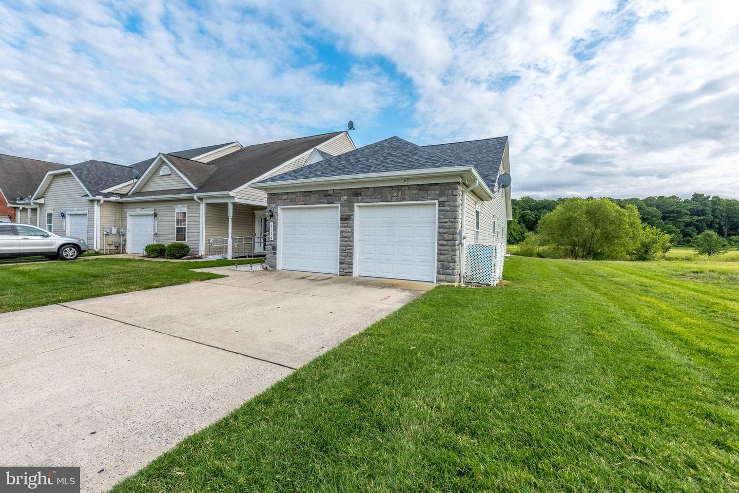 9126 Clubhouse Drive photo 3