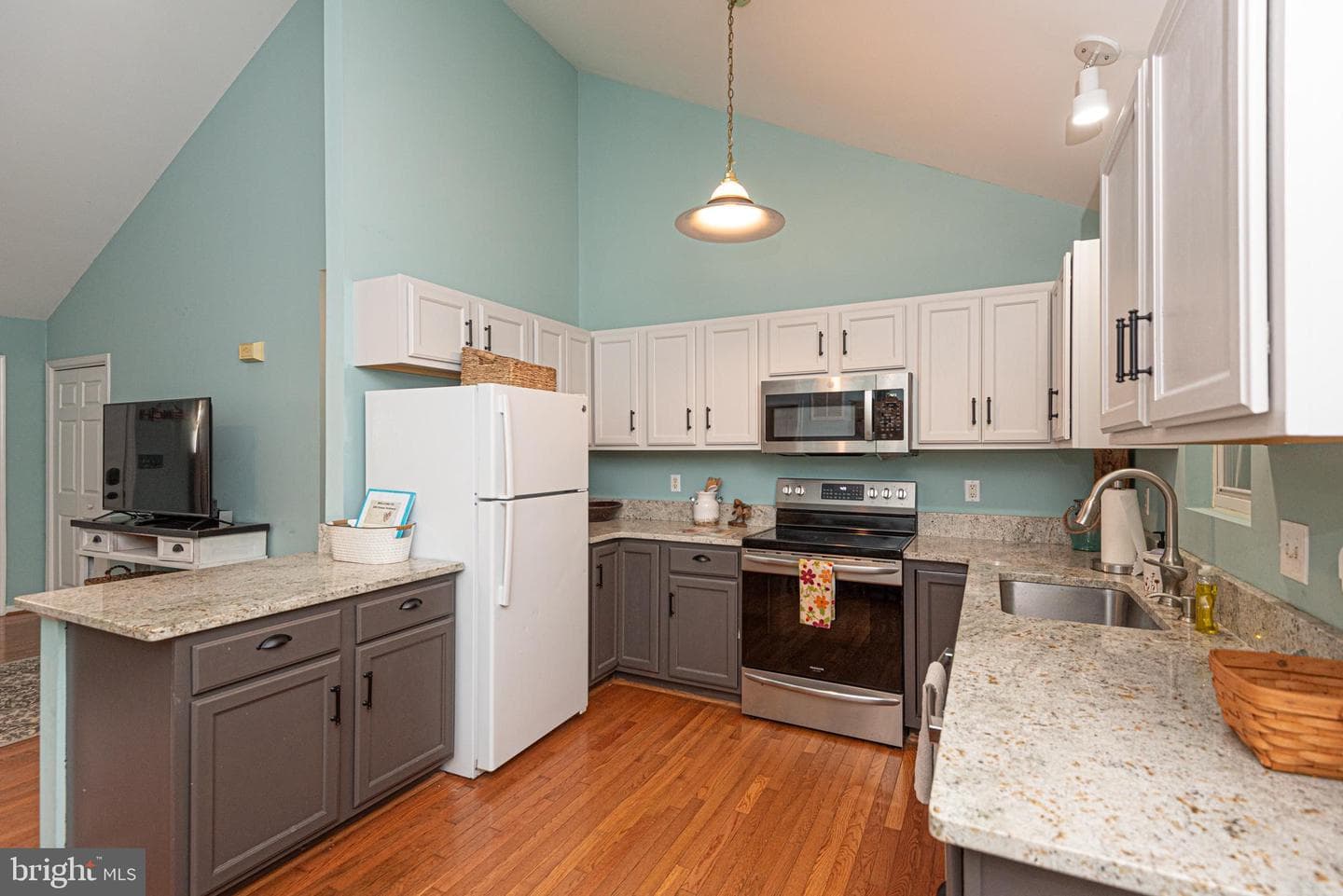 298 Ocean Parkway photo 28