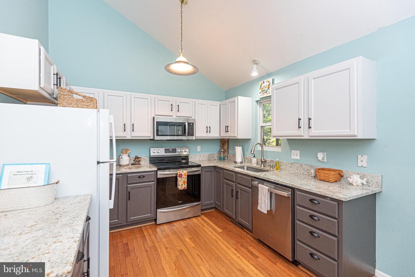 298 Ocean Parkway photo 5