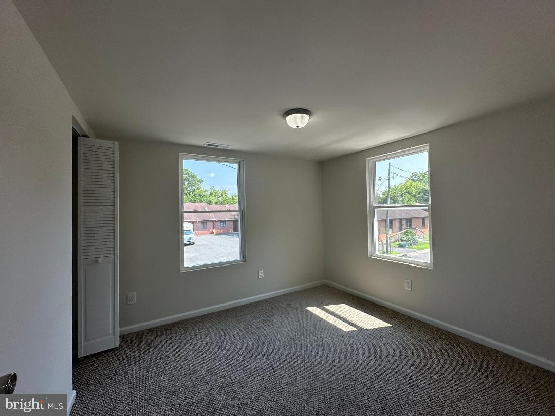512 Young Street photo 35