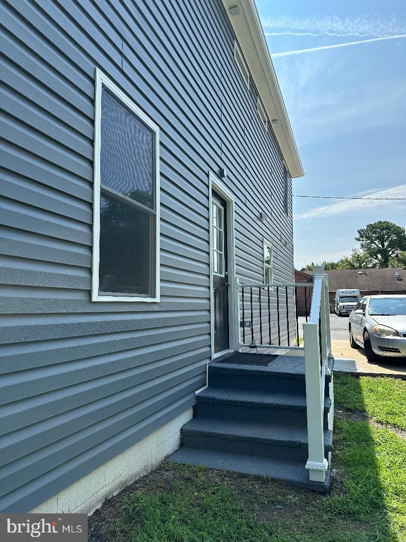 512 Young Street photo 4
