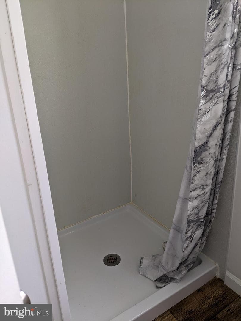 512 Young Street photo 46