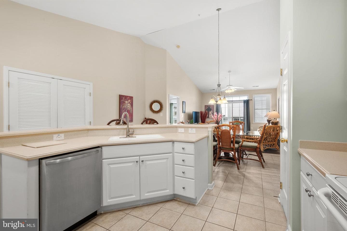 37 Fountain Drive W #5d photo 18