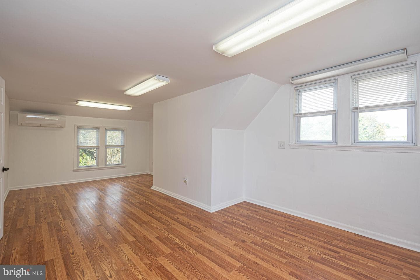 11 Vine Street photo 76