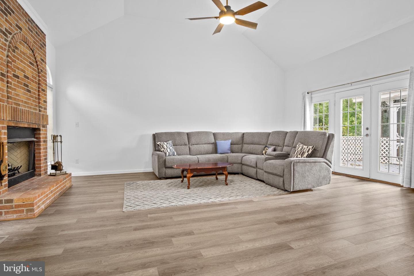 11211 Tammy Terrace photo 3