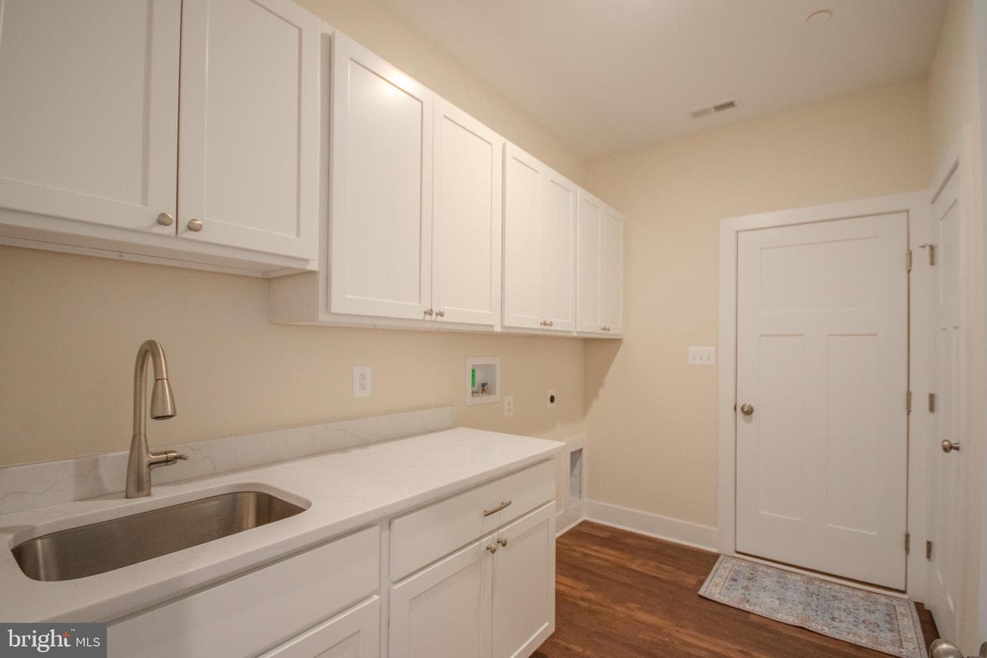 1 Tiller Lane photo 35