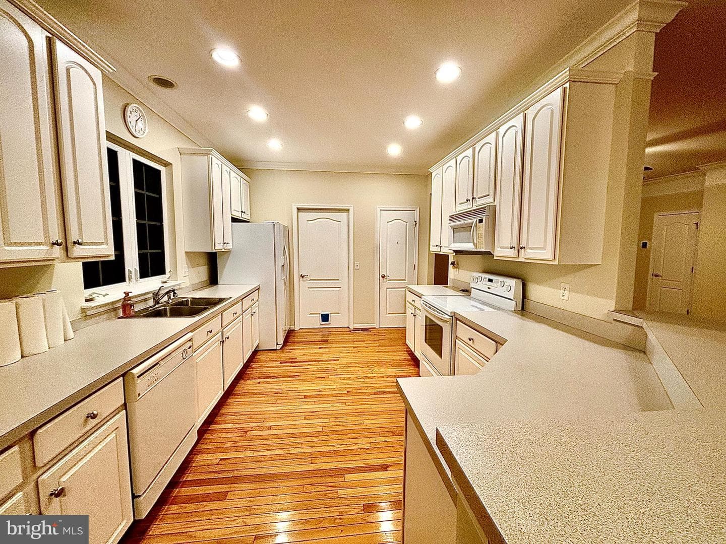 1091 Ocean Parkway photo 9