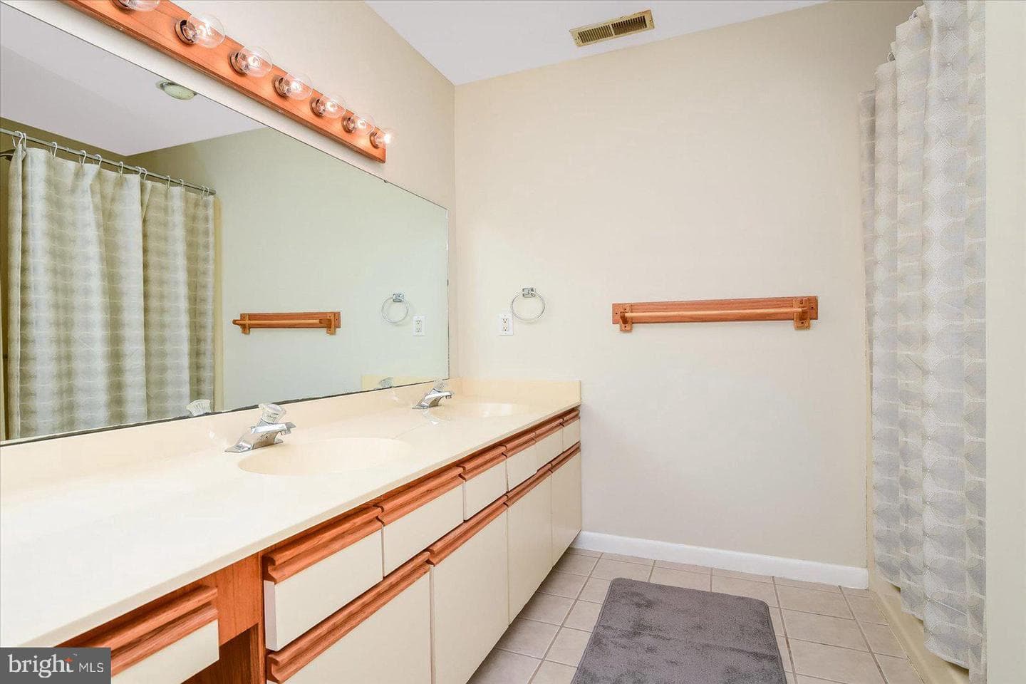 2 Edgewood Drive photo 25