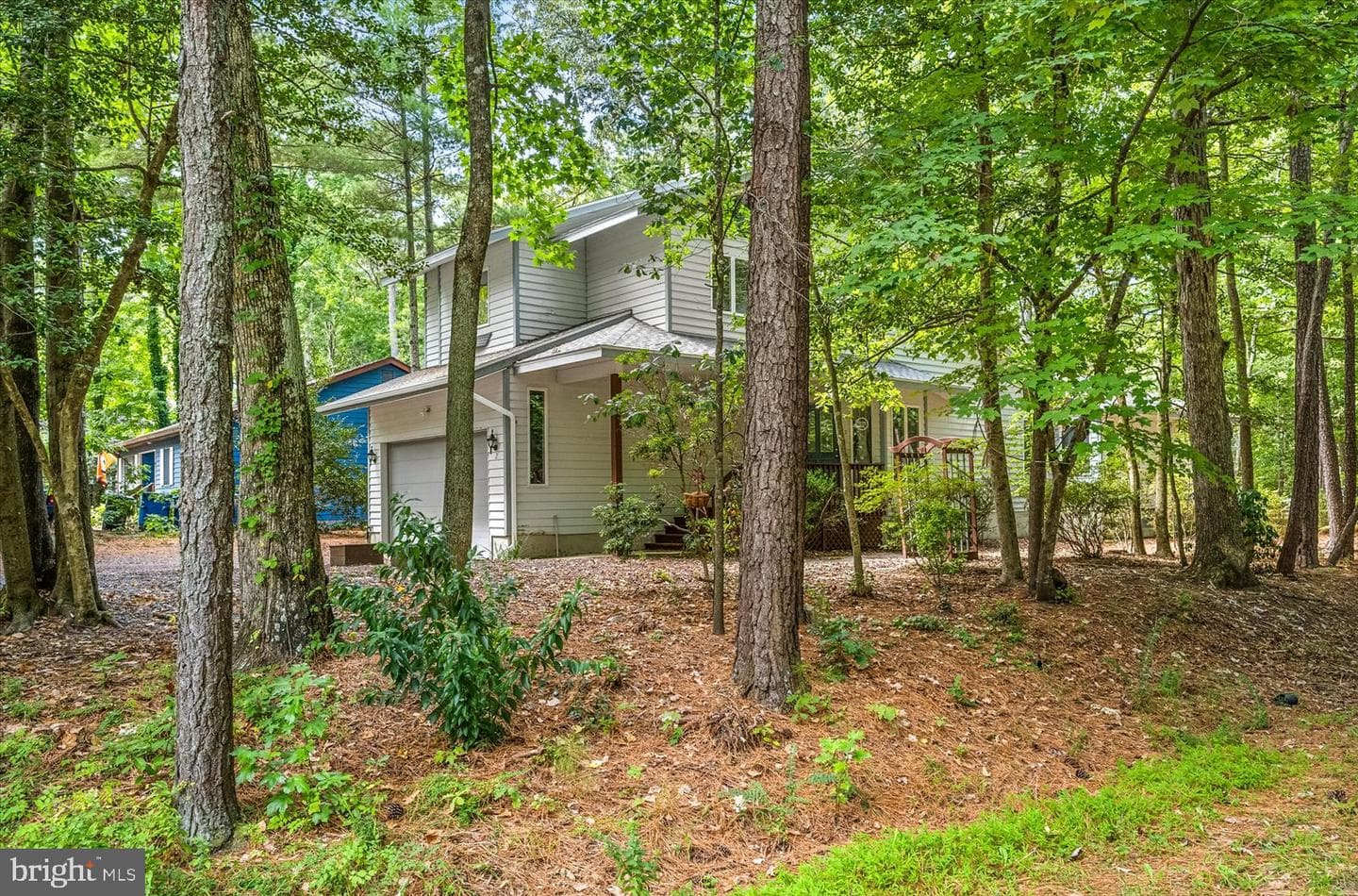 2 Edgewood Drive photo 3