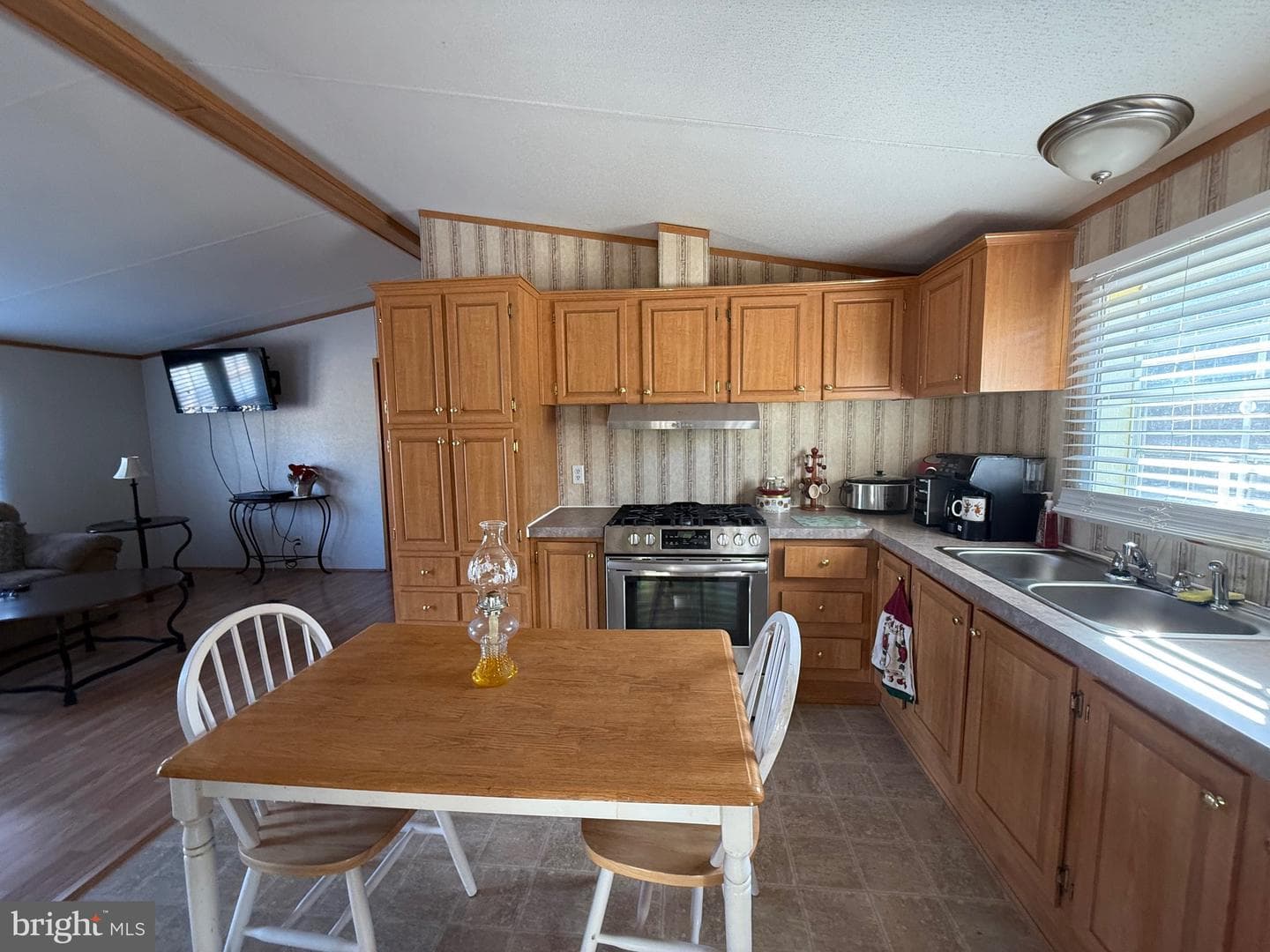 10323 Henry Road photo 14