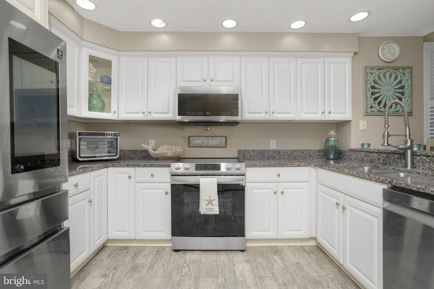 5901 Atlantic Avenue #201 photo 18