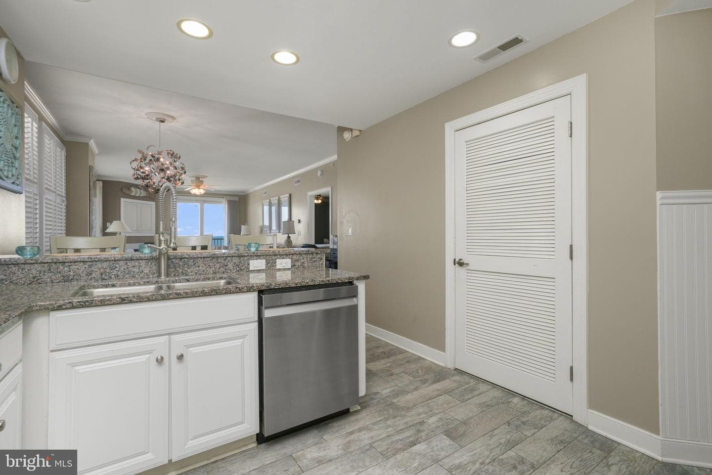 5901 Atlantic Avenue #201 photo 21