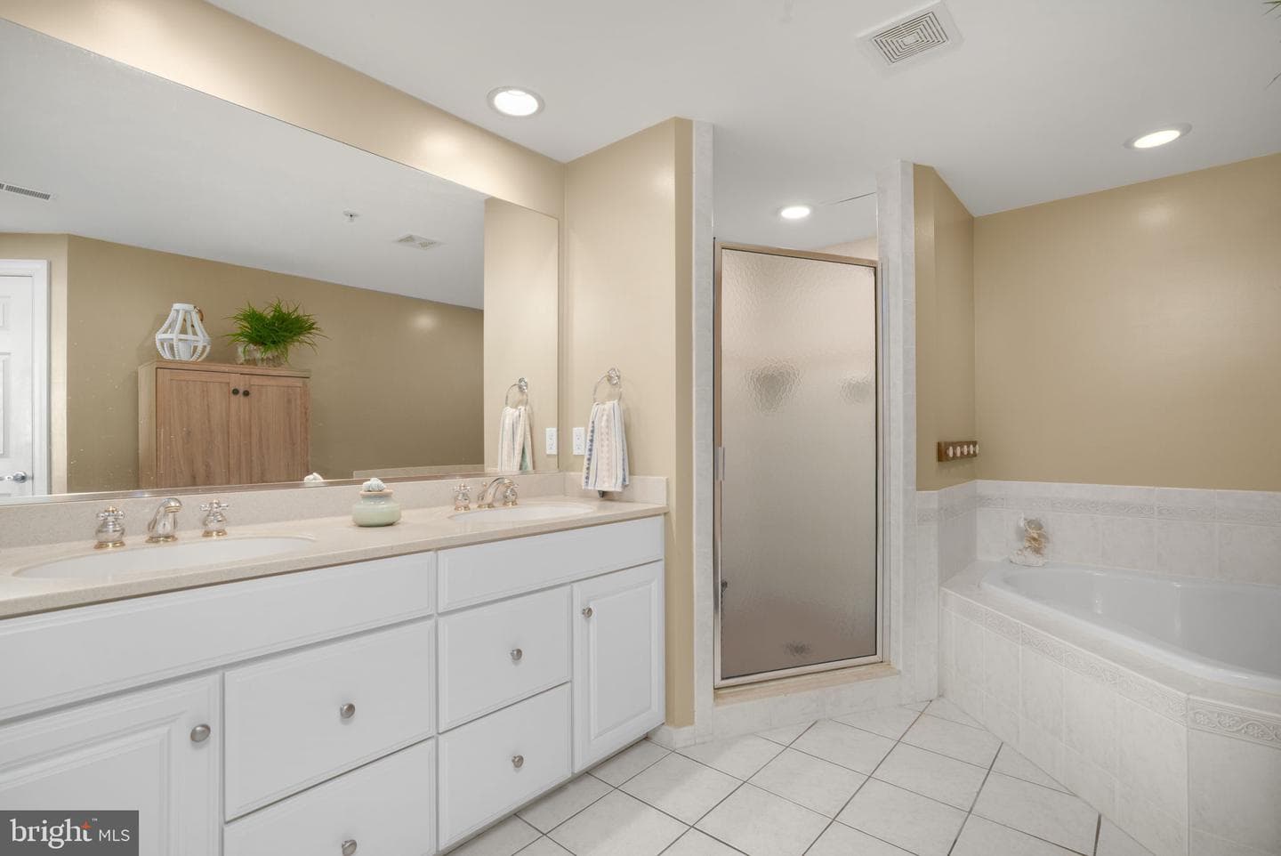5901 Atlantic Avenue #201 photo 34