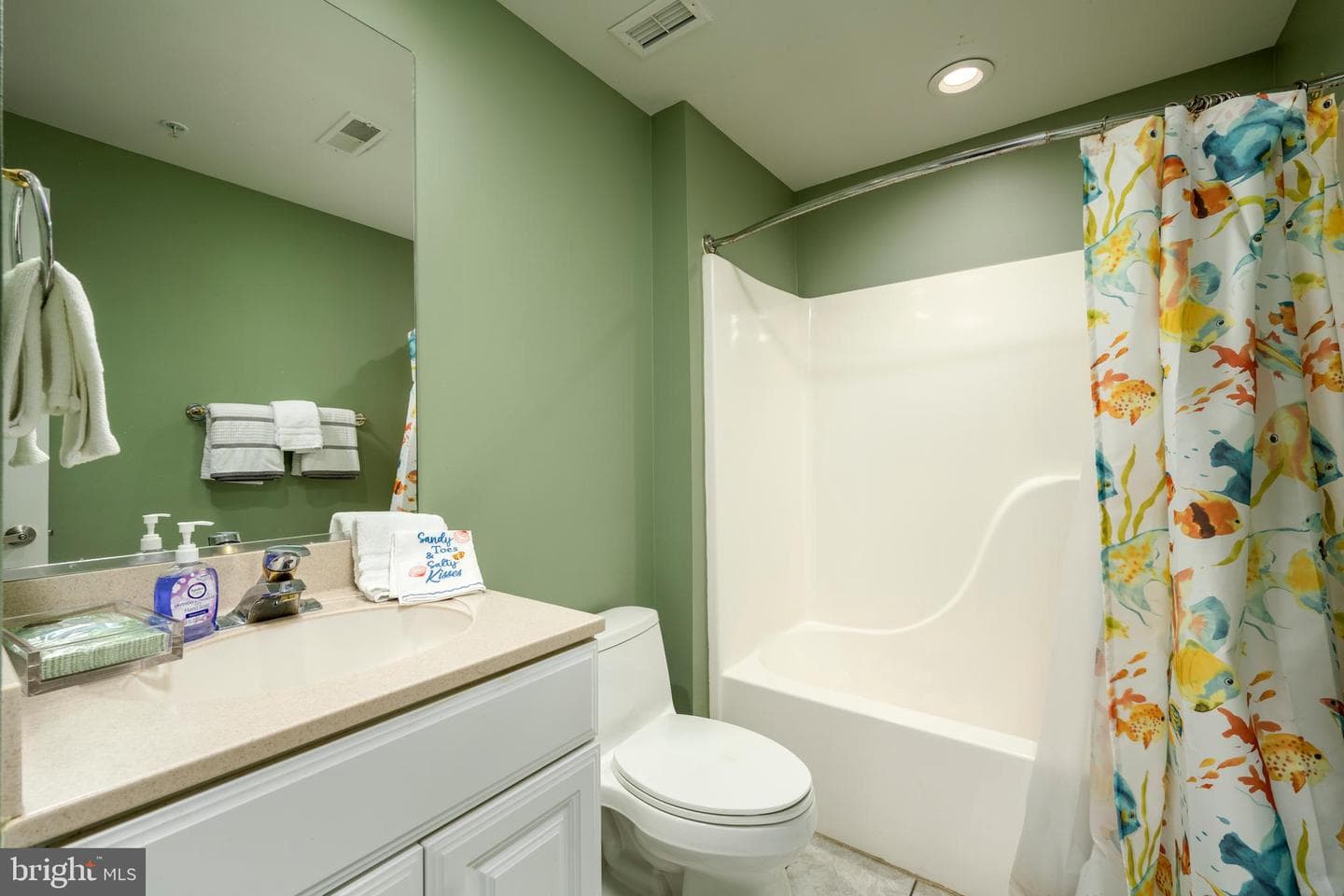 5901 Atlantic Avenue #205 photo 32