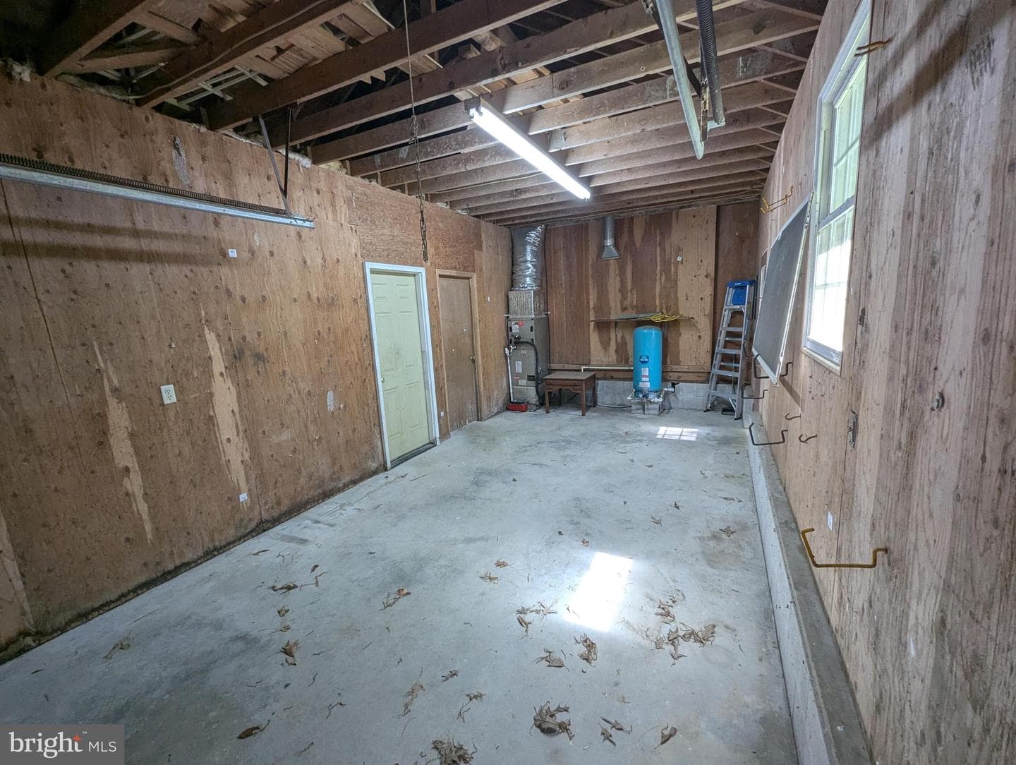 2033 Wildwood Trail photo 24