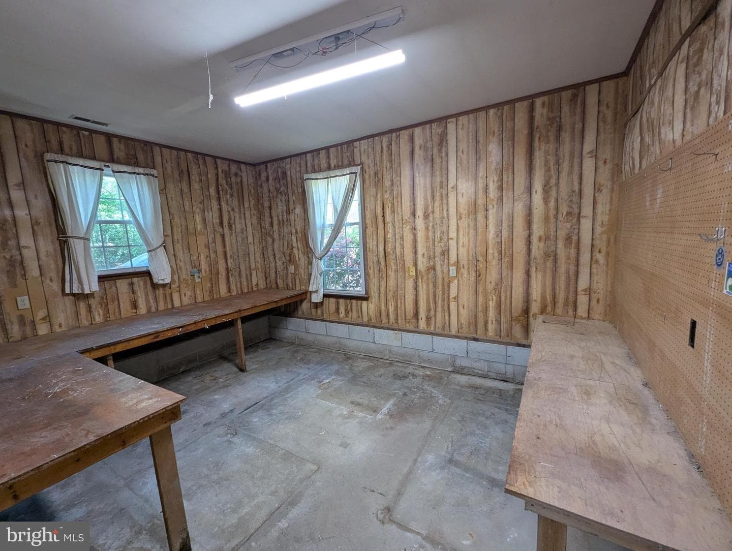 2033 Wildwood Trail photo 25