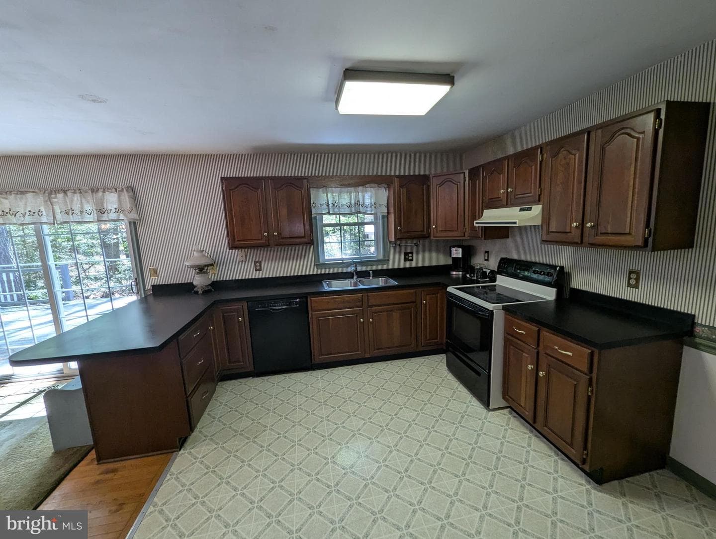 2033 Wildwood Trail photo 31