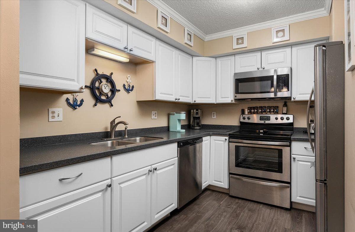 1206 Saint Louis Avenue #2 photo 2