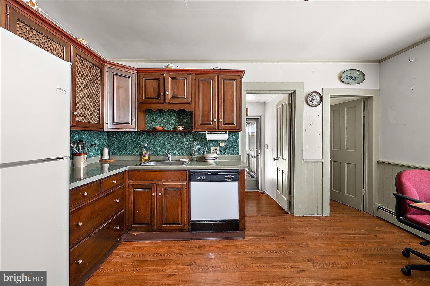 106 N Morris Street photo 18