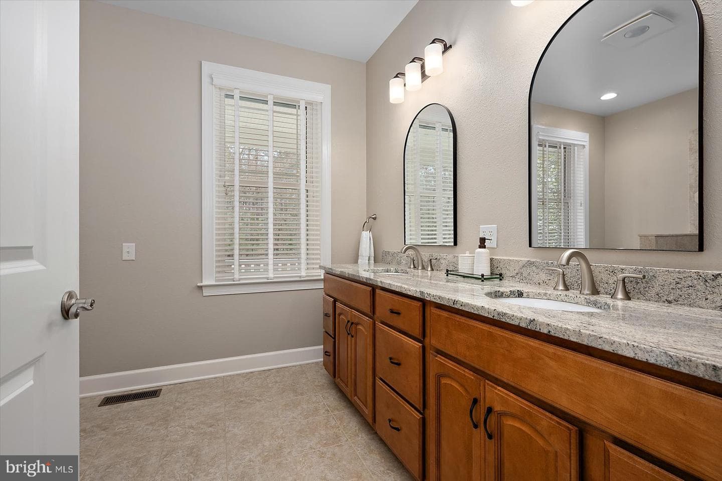 207 Charleston Road photo 38