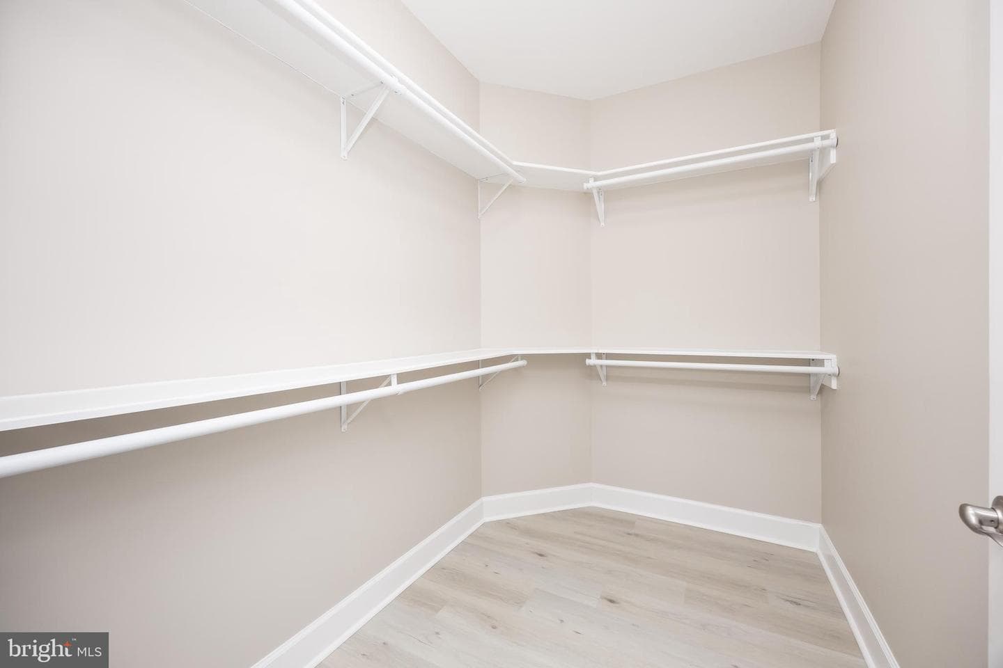 1505 Saint Louis Avenue #302 photo 26