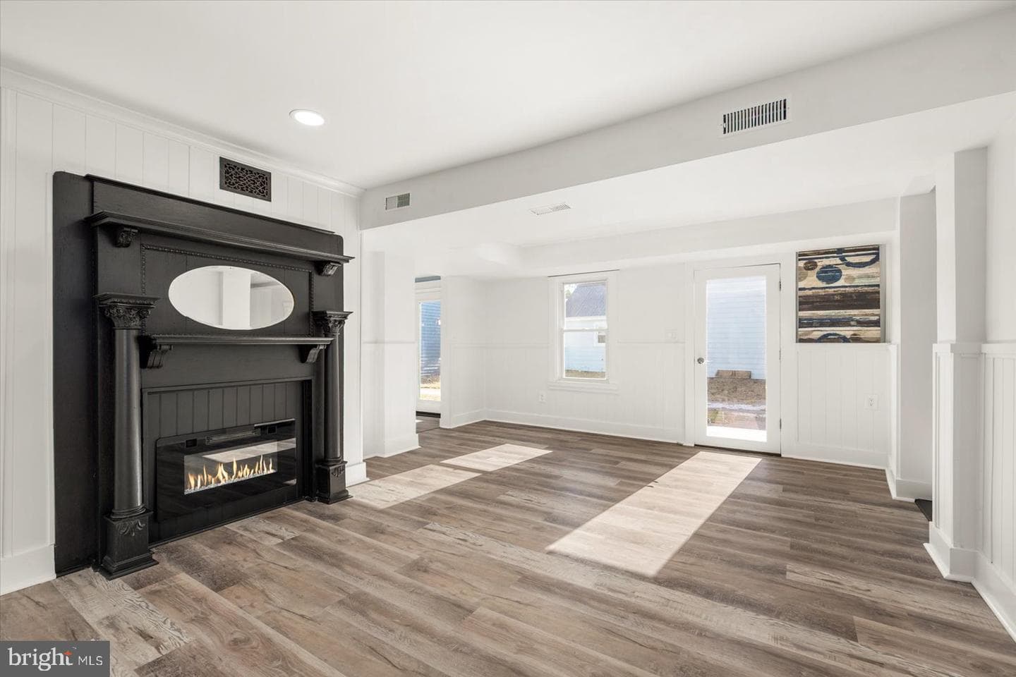 302 William Street photo 24