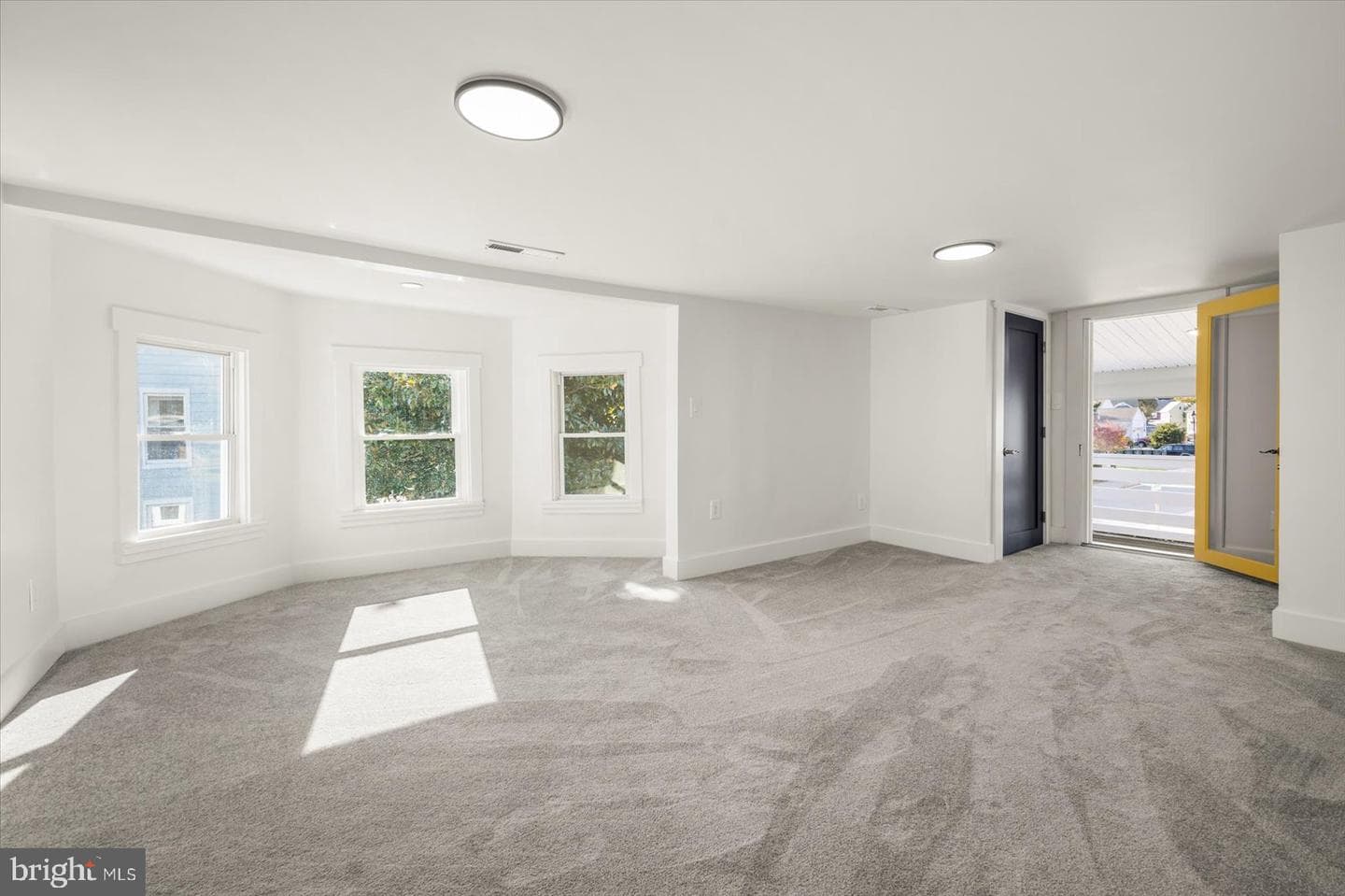 302 William Street photo 30