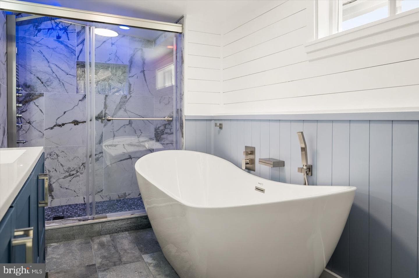 302 William Street photo 38
