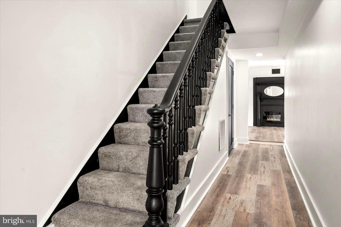 302 William Street photo 4
