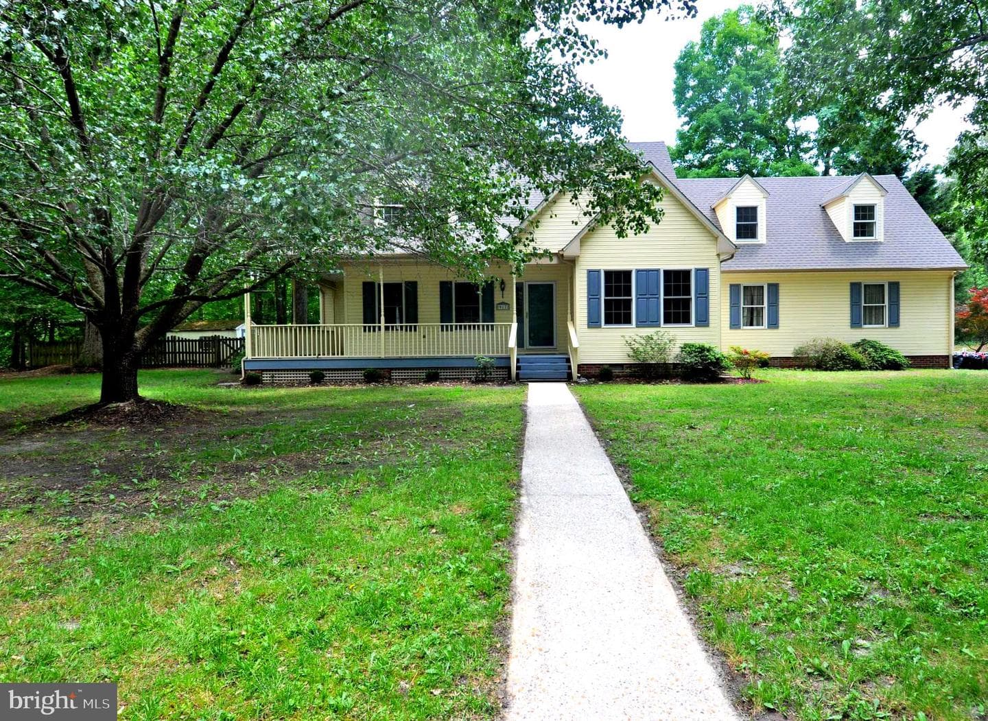917 Acorn Circle photo 2