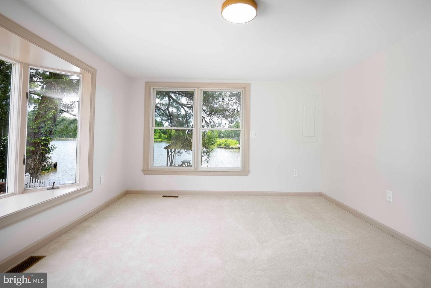 12217 Ocean Gateway photo 33
