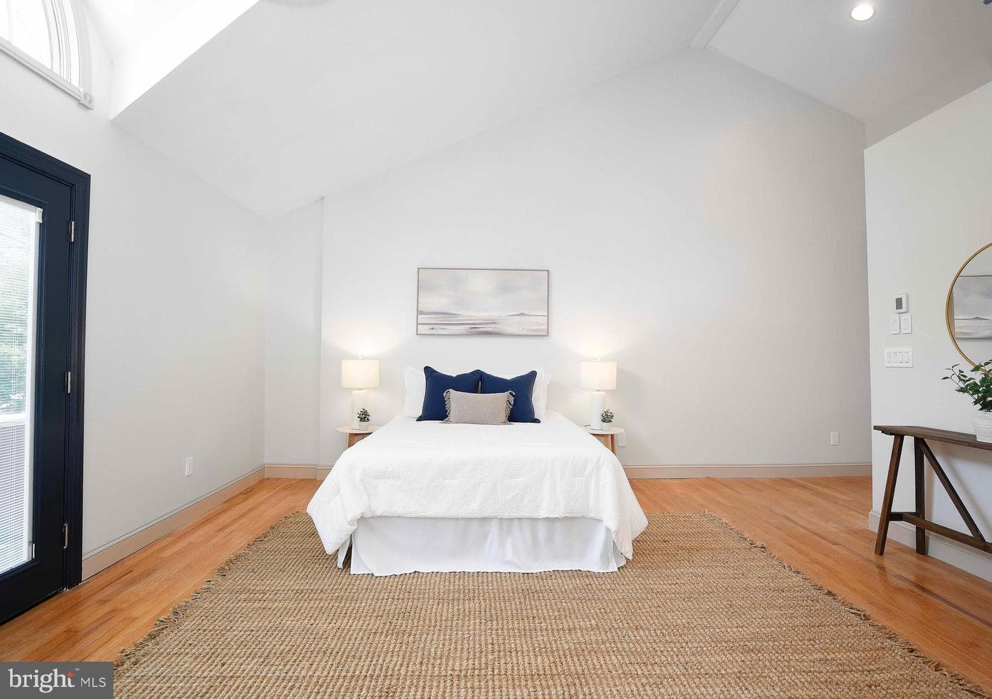 12217 Ocean Gateway photo 38