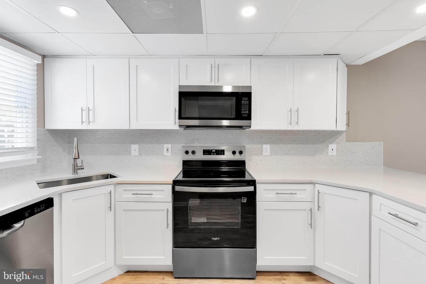 163 Jamestown Road photo 11