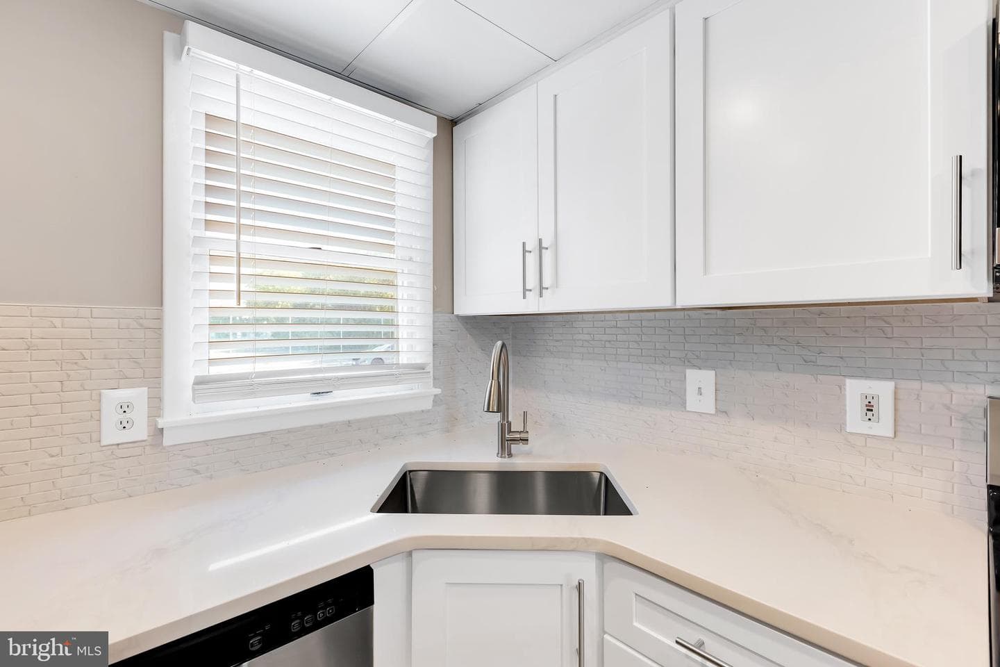 163 Jamestown Road photo 14