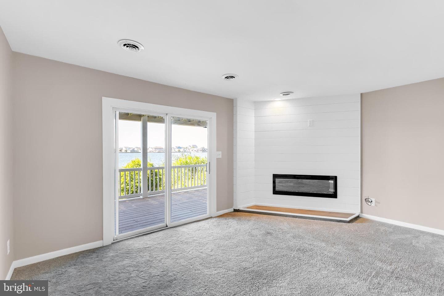 163 Jamestown Road photo 24