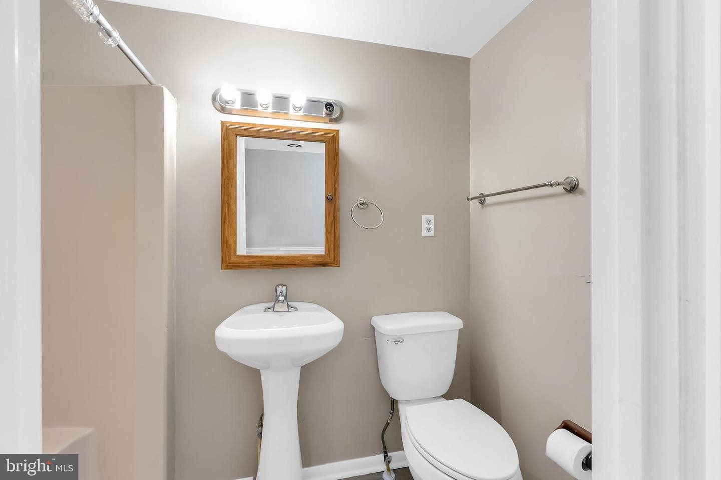 163 Jamestown Road photo 25