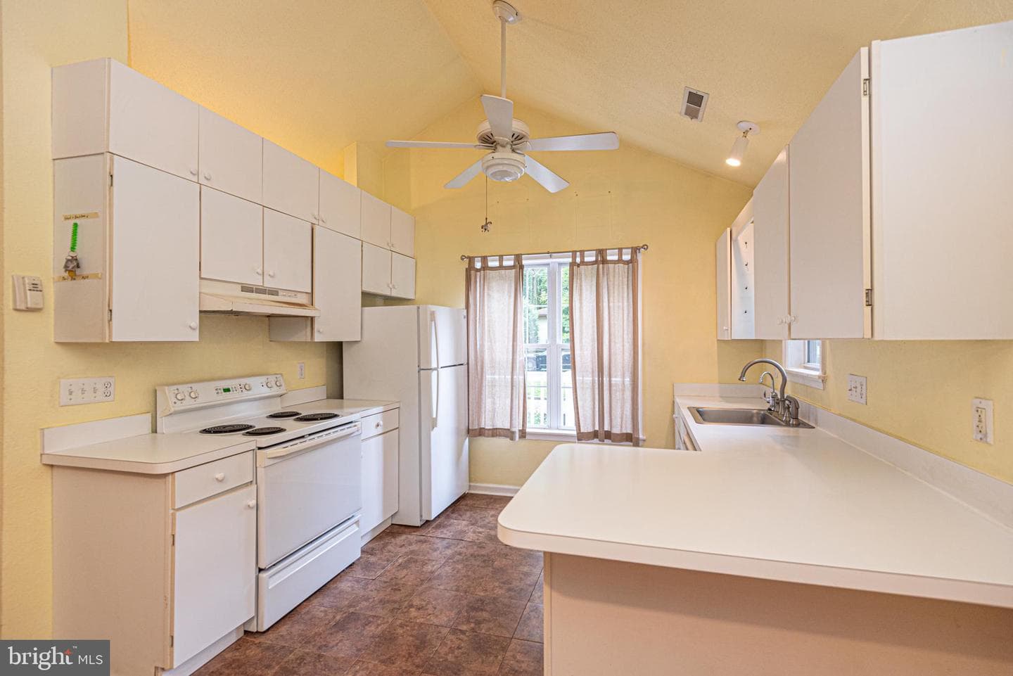 38 Garrett Drive photo 23